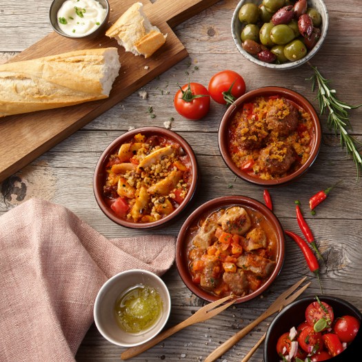 Tapas mit Meeresfrüchten und Albondigas UNIQFOOD